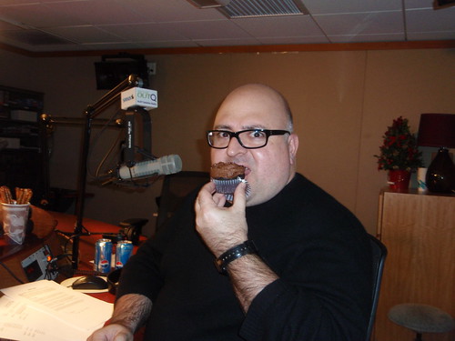 Frank DeCaro eats his cupcake