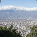 In alcune giornate limpie si vedono le Ande attorno a Santiago