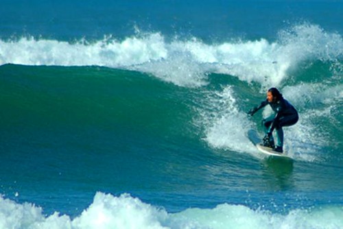  Mirar siempre a la ola.. y siempre aprendiendo. lecciones de surf baños amistad aloha  Marketing Digital Surfing Agencia