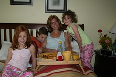 Breakfast in bed with Nate, Maddie and Em