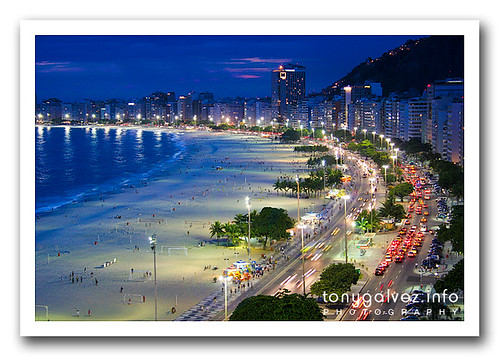Copacabana, Rio de Janeiro (by Tony Gálvez)