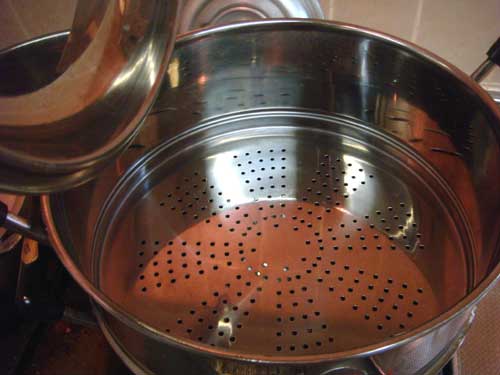 蒸し鍋真ん中　蒸し鍋で手作りシュウマイ！