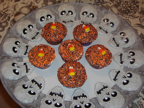 Halloween Themed Chocolate Cupcakes (Candy Corn and Coloured Sugar) by Nahren.