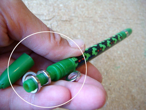 タカラトミーのペン回し専用ペン”ペンズギア”