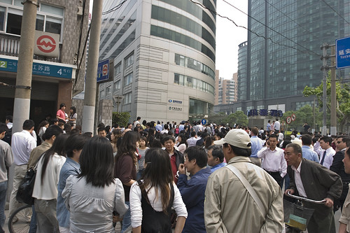 Shanghai citizen evacuate