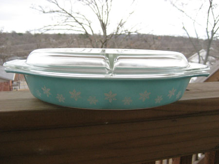 Pyrex Turquoise Snowflake Divided copy