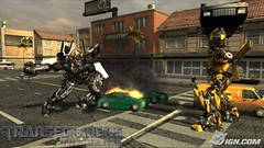 Transformers the Game - Bumblebee kicks robot ass