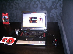 Gears of War instalándose en un portátil ASUS