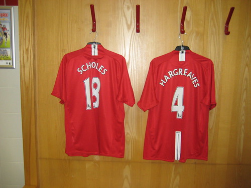 Scholes and Hargreaves' shirts