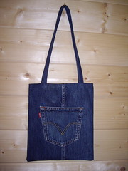 Jeans & t-shirt tote
