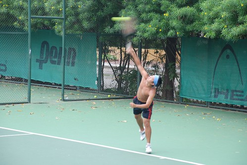 Tu - Tennis at Sao Mai court - West Lake