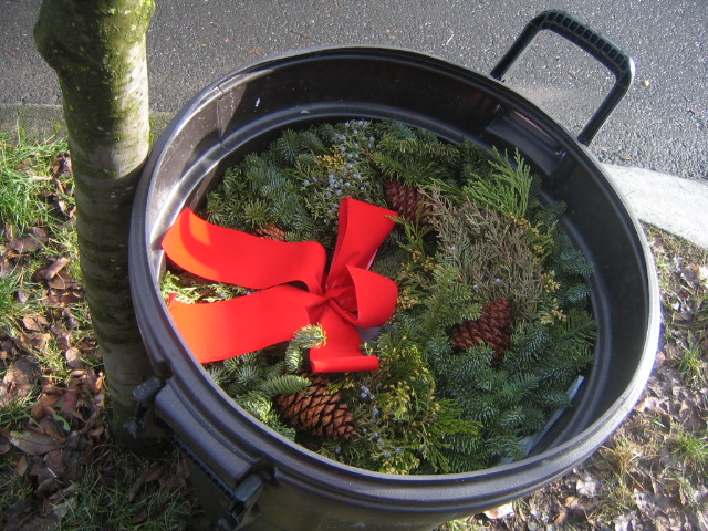 Day 4/366: Christmas in the Rubbish Bin