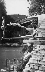 Plongeurs au pont de la pyle dans les années 1950