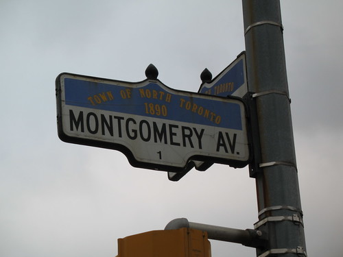Montgomery Avenue Sign