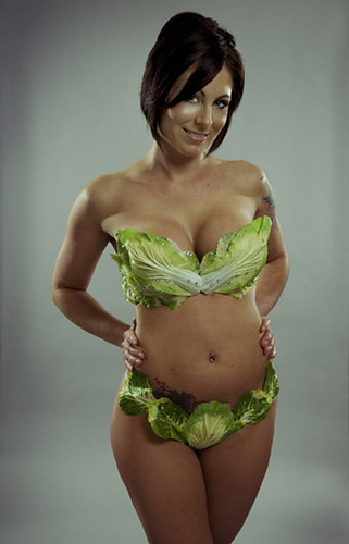 Nikole poses for photo wearing bikini made of lettuce leaves