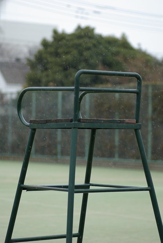 雪のテニスコート