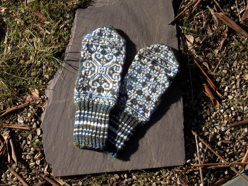 lithuanian mittens # 2 thumb up