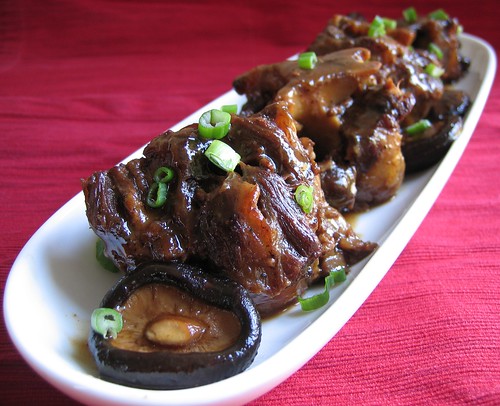 Chinese Braised Oxtail with Shiitake Mushrooms