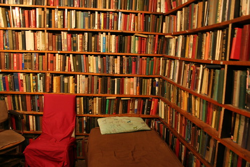 Shakespeare and Company room