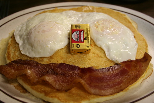 Smiley American breakfast