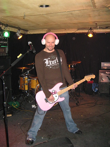 Pink Hello Kitty Guitar. Hello Kitty Rocks!