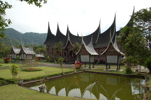 Download this Rumah Adat Tradisional Gadang picture