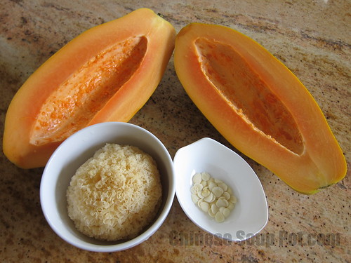 [photo-ingredients for Snow Fungus Papaya Almond Dessert]