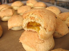 Sugar-Crusted Buns with Fresh Pineapple Filling (菠蘿包)