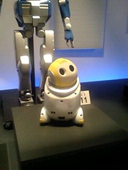 大ロボット博：NECのパーソナルロボットPaPeRo