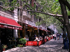Cafe on Broadway, Upper West Side, Wikipedia Commons