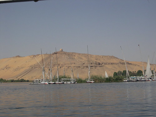 Tombs of the Nobles from Across the Nile ©  upyernoz