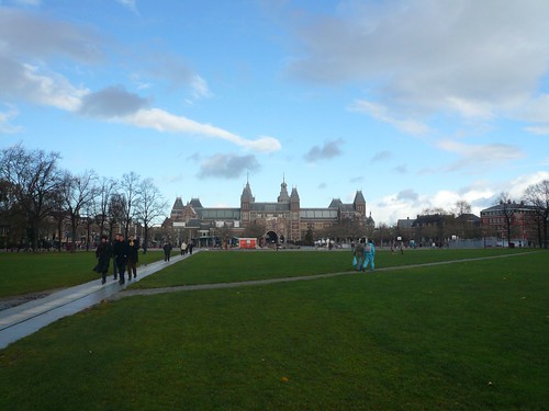 Rijksmuseum-FromPark-Far