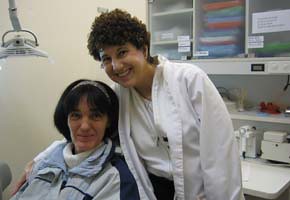 Lynn Yancovitch and patient Diane Beaudy at the Downtown Eastside clinic.