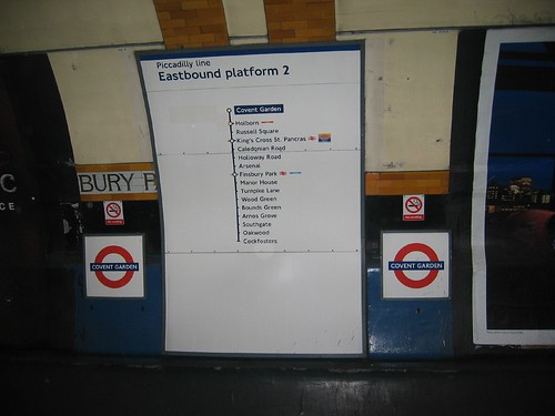 London - Covent Garde Underground Station