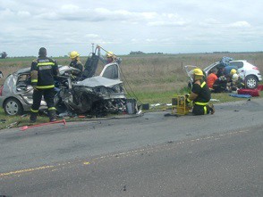 Accidente ocurrido el día miércoles 10 de octubre entre un Renault Clio y un Peugeot 206