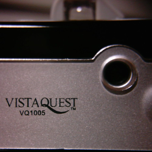 【写真】VistaQuest VQ1005のレンズ部分を正面かららVivitar クローズアップレンズで撮影。