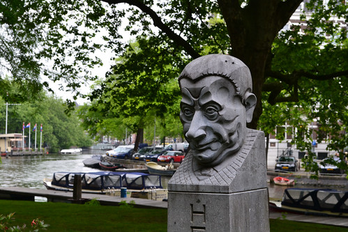 Amsterdam Statue