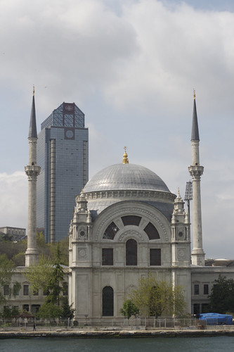 Dolmabahce mosque ©  alexeyklyukin