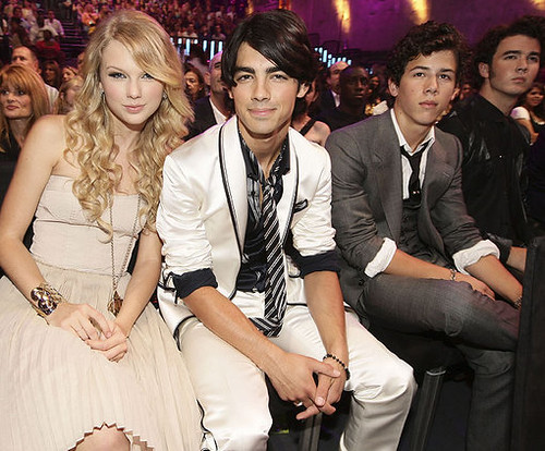 kevin jonas and taylor swift