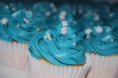 Vanilla blue cupcakes