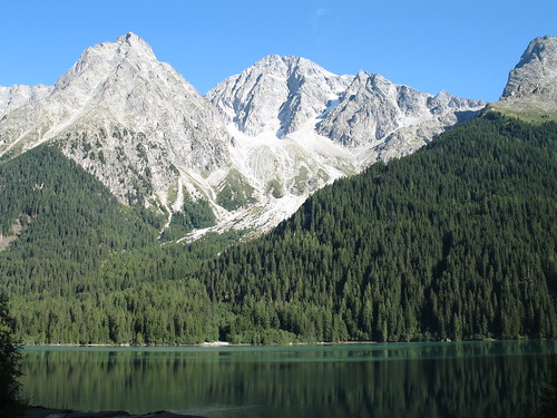 Der Antholzer See und die Riesenferner Bergkette