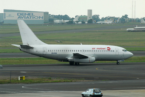 Air Malawi 737-200 ZS-PUI