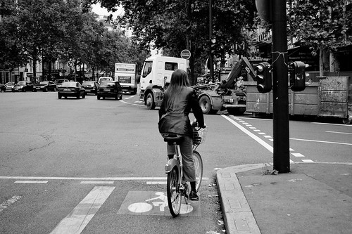 Paris Cycle Chic - They Stop for Red