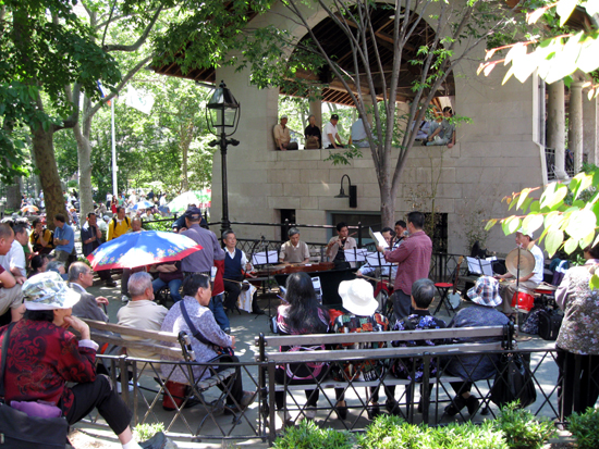 Musicians and Crowd in Columbus Park (Click to enlarge)