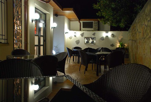 Restaurante MiGaea - Terraza en patio interior