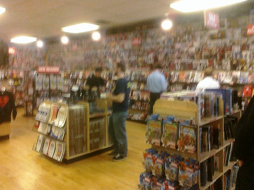 Ptw Midtown Comics - Nice store.