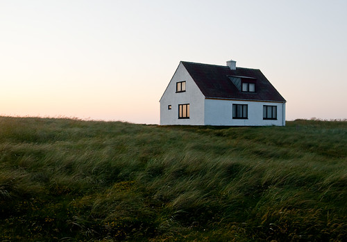 Bildresultat för ensamt hus