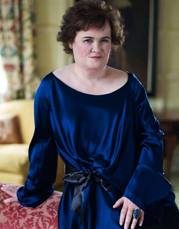 Susan Boyle sexy vestido azul