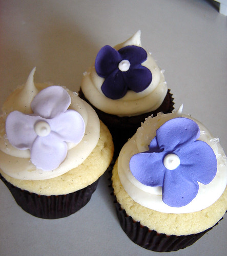 wedding cupcake purple