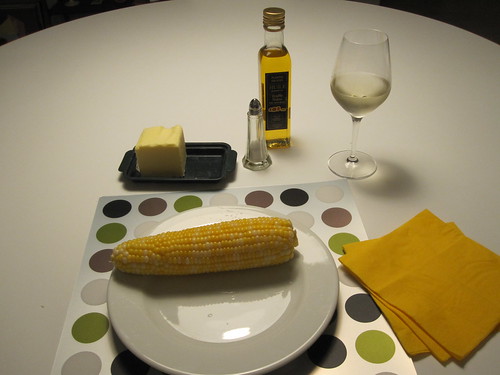 Corn on the cob with butter, salt and truffle oil 